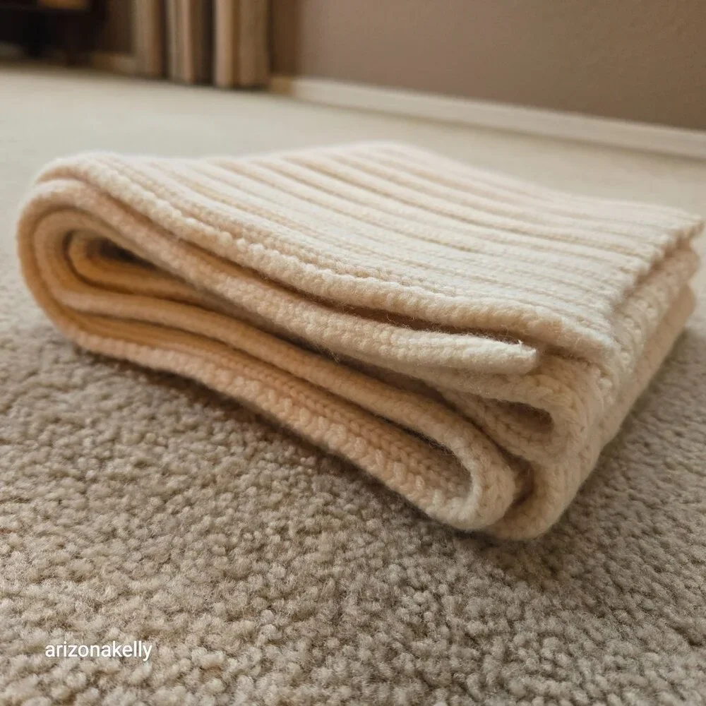Johnstons Cashmere Scarf Ribbed Thick Ivory